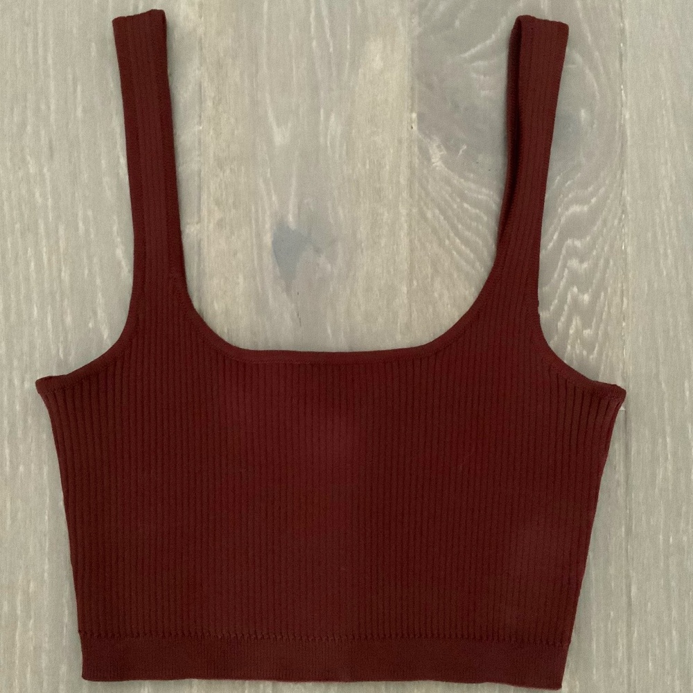 Guess- Burgandy Crop Top- Size L